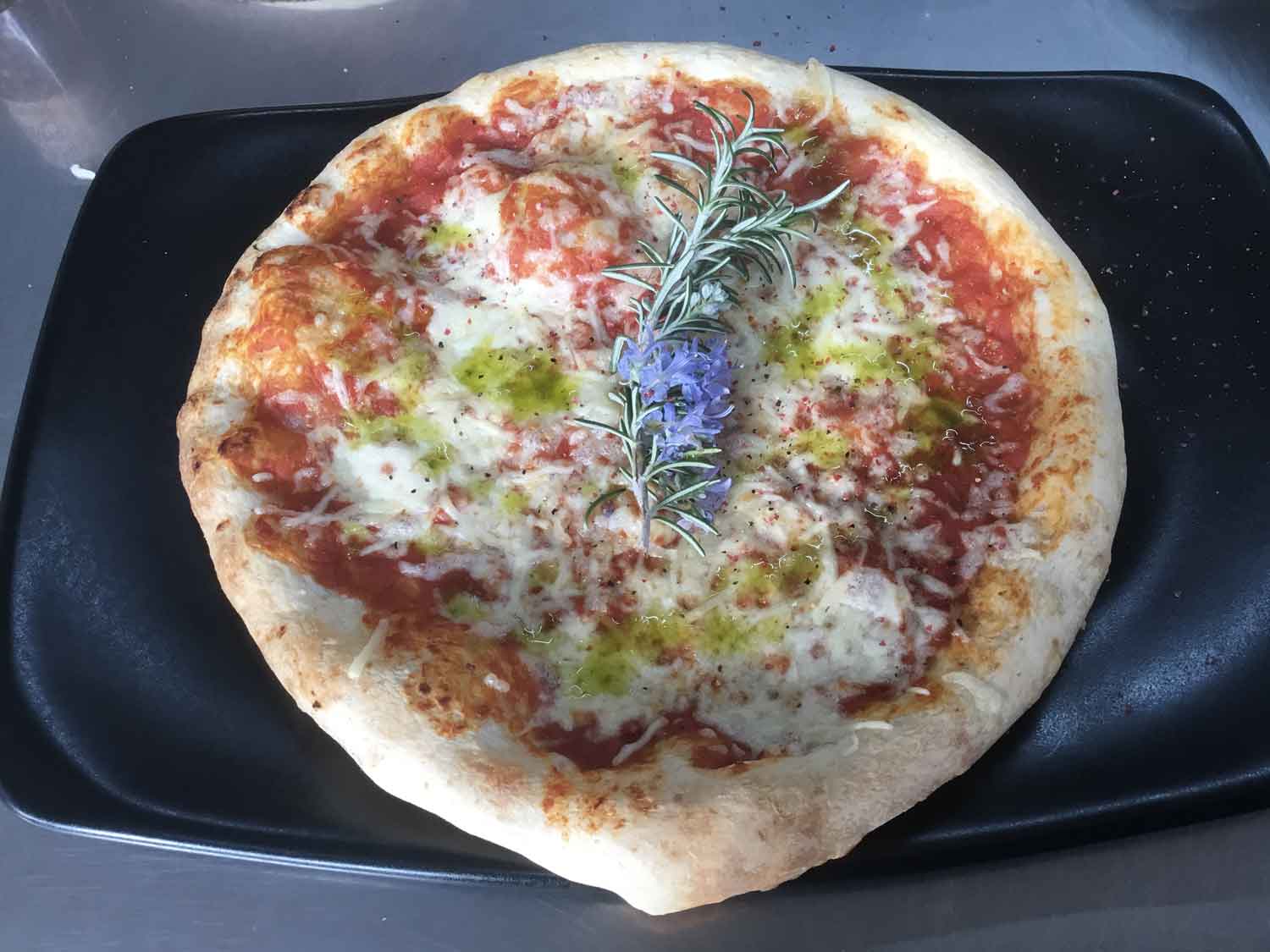 Pira cucina anche la pizza